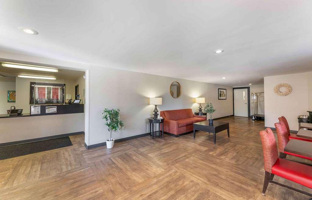 Extended Stay America Suites - Cleveland - Мидлберг-Хайтс Интерьер фото