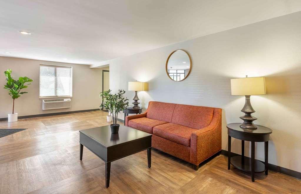 Extended Stay America Suites - Cleveland - Мидлберг-Хайтс Интерьер фото
